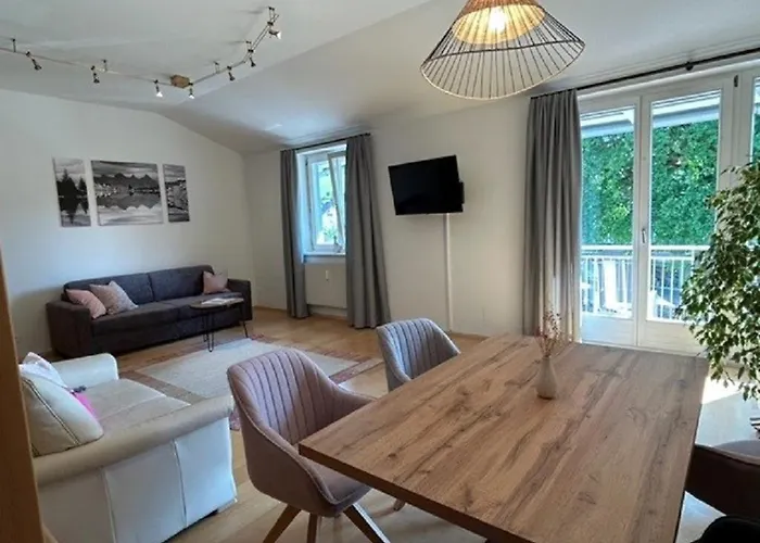 Haus Silent Tobi 27 アパート